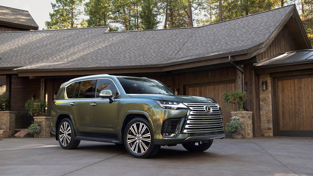 2023 LEXUS LX-2